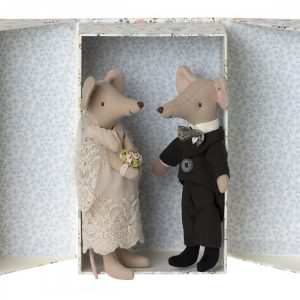 17-3300-01 WEDDING MICE COUPLE IN BOX